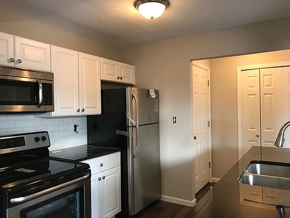 3rd image of 315 Buchanan St NE APT 2