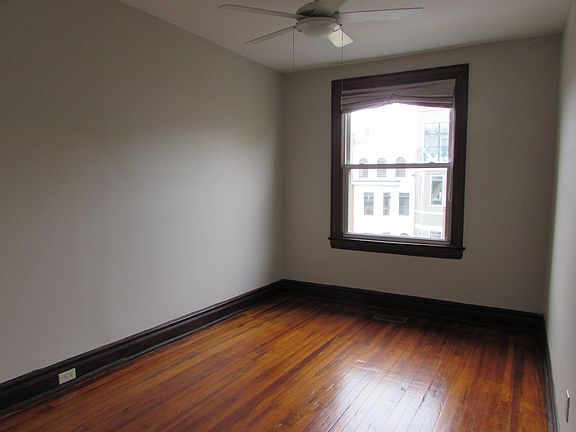 medium bedroom