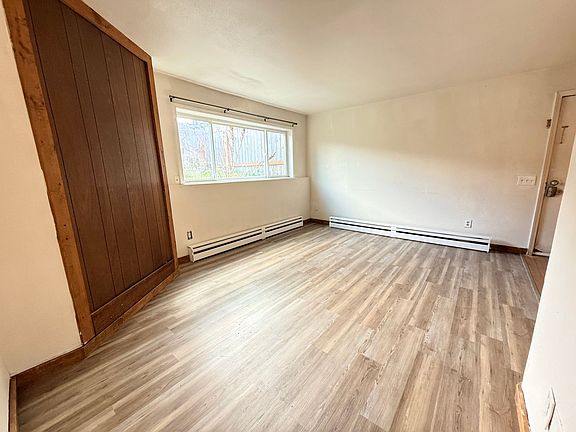 4th image of 225 N Park St #4