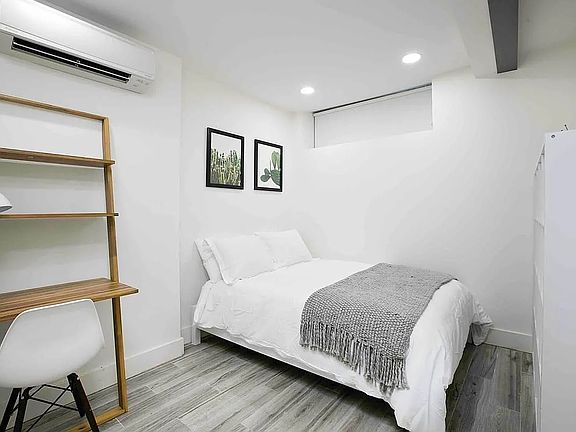 5th image of 157 Wilson Ave APT 1R