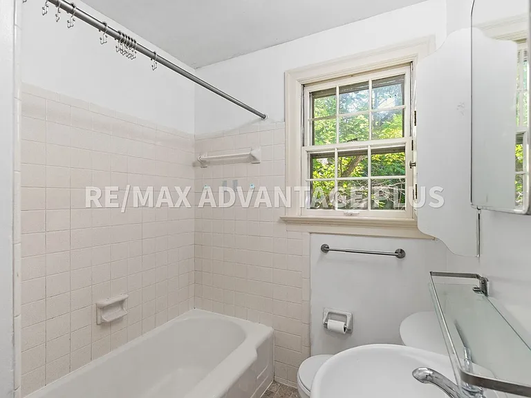 1004 Fourth Avenue Ext — Photo 23