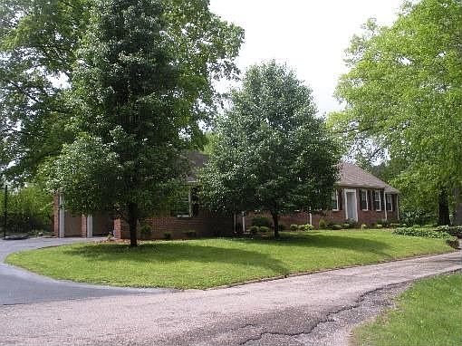 3rd image of 104 Cedar Bluff Dr