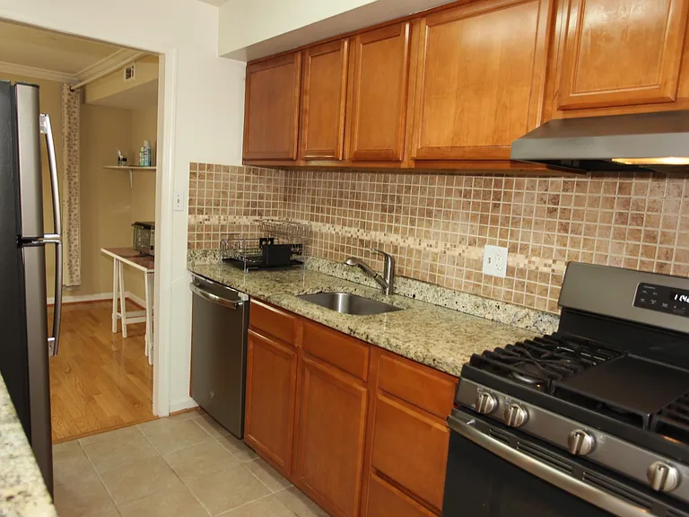 138 Birch St #C1 — Photo 6