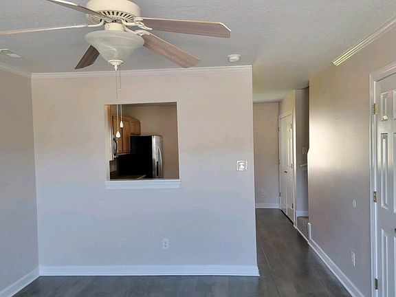 3rd image of 310 Ashwood Dr