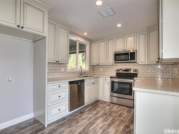 5th image of 4751 Selkirk Way