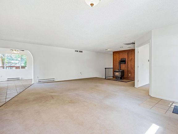 4th image of 4001 Royal Dr