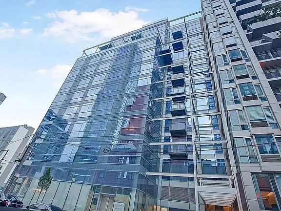 5th image of 26-26 Jackson Ave #402