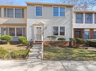 8268 Knights Bridge Rd, Charlotte, NC 28210