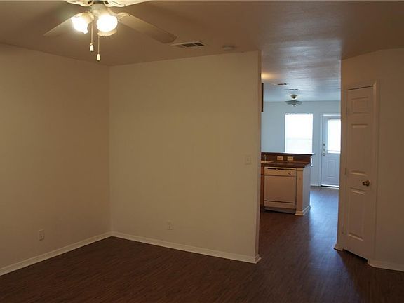 3rd image of 2202 Katy Ln #D
