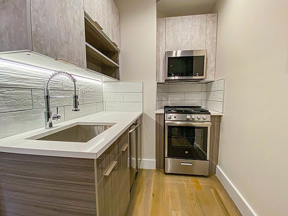 3rd image of 358 Irving Ave #2K