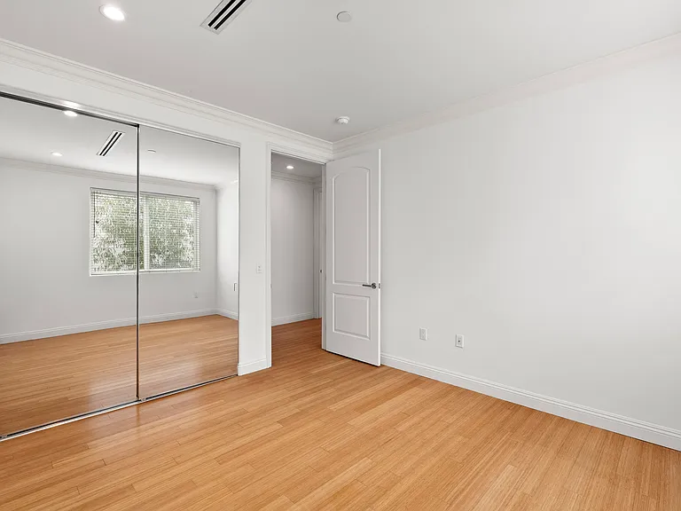 1283 Havenhurst Dr #306 — Photo 10