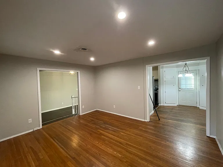 3635 Belair Rd — Photo 2