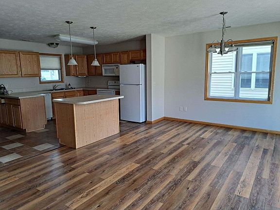 3rd image of 3611 Grainger Pkwy
