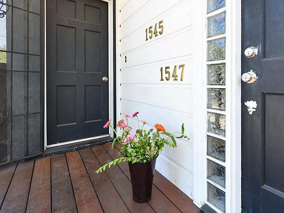 3rd image of 1545 Oak Street