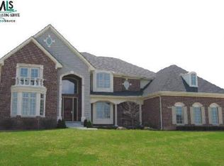 3493 N Century Oaks, Update, MI 48363