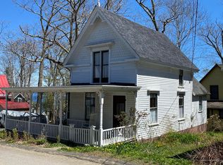 6 Maple St, Northport, ME 04849