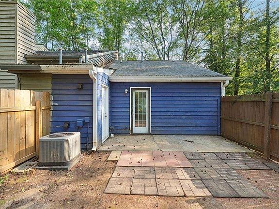 3rd image of 3799 Henry Ct
