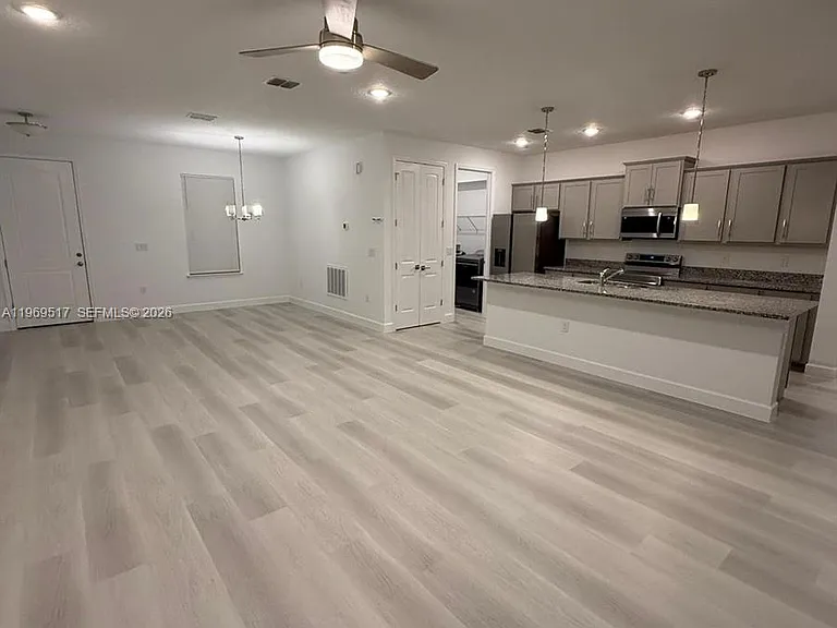 1255 Wadsworth St SE — Photo 9
