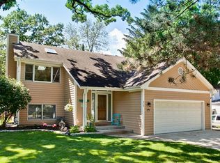 919 Adams Ave, Wauconda, IL 60084