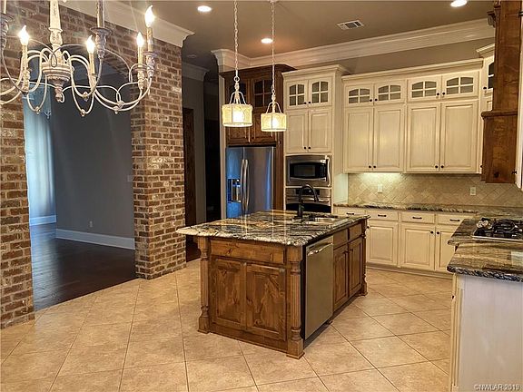4th image of 310 Bevly Lake Dr
