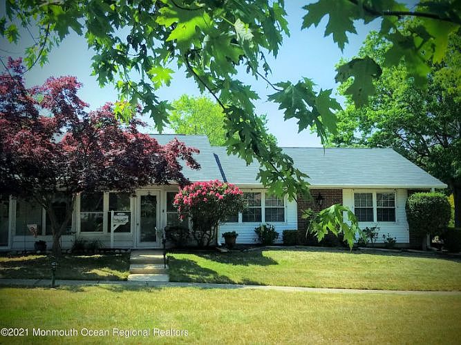 1st image of 565B Sheffield Ct #1002