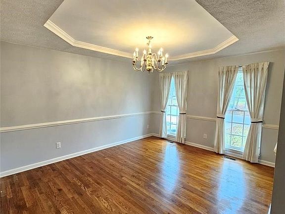 3rd image of 6805 Jacobs Creek Cir