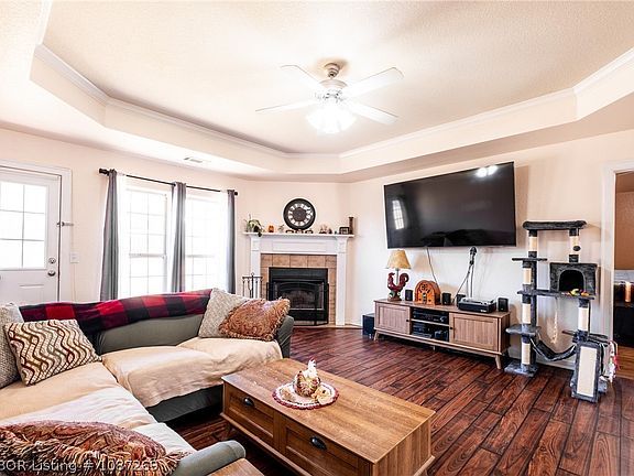 5th image of 3325 N Rudy Rd