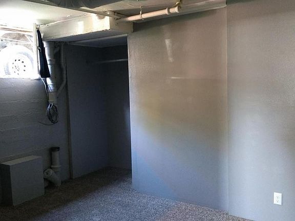 3rd image of 415 Crescent St
