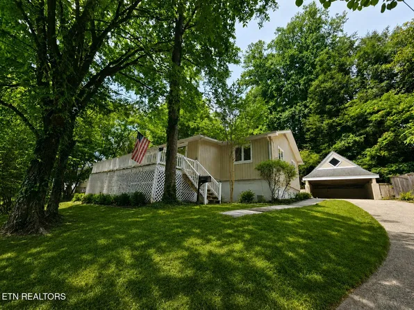 102 Oxford Rd, Oak Ridge, TN 37830
