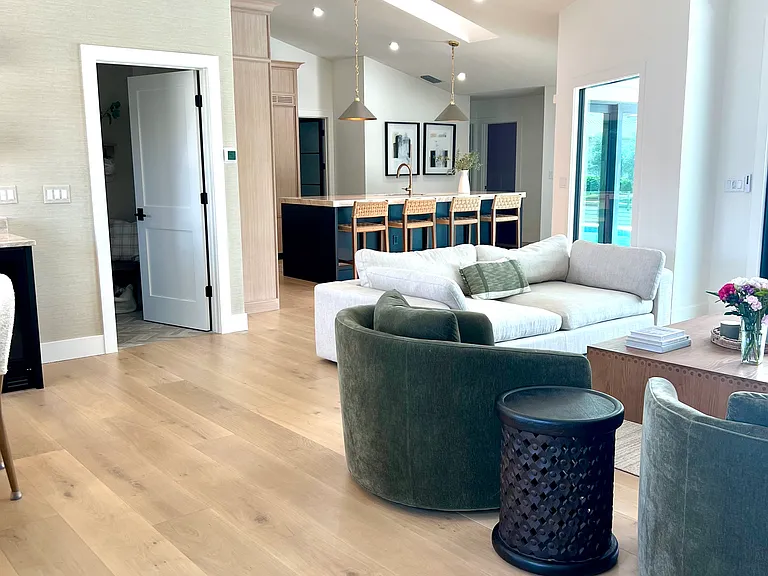 470 Lagoon Ave — Photo 2