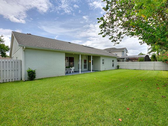 5th image of 3545 Molona Dr