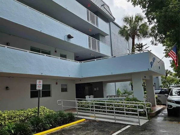 3600 NE 170th Street #408, North Miami Beach, FL 33160