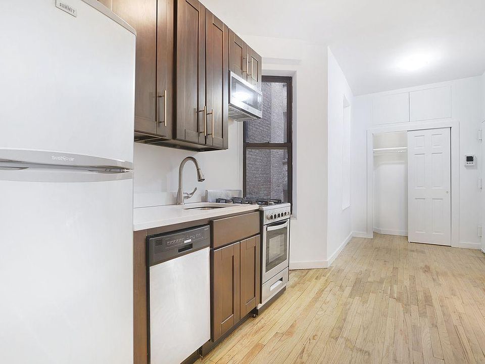 1st image of 120 Macdougal St APT 7