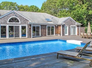 4 Old Fields Ln, Quogue, NY 11959