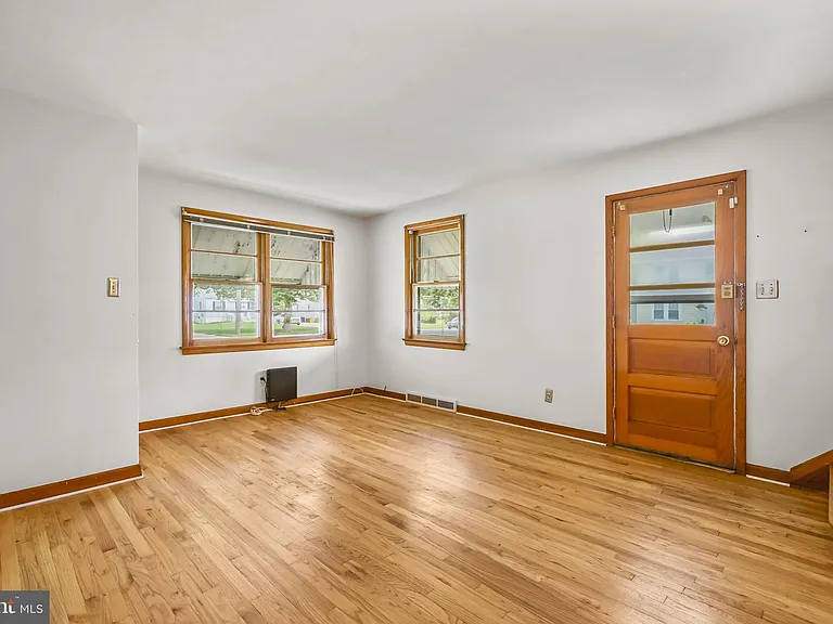 1125 Parkway Ave — Photo 7