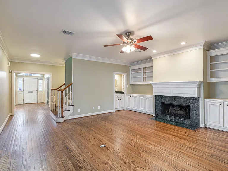 4418 Jane St — Photo 7