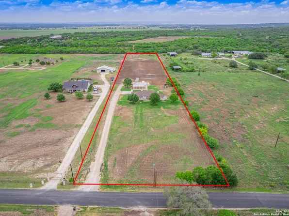 584 COUNTY ROAD 473, Castroville, TX 78009