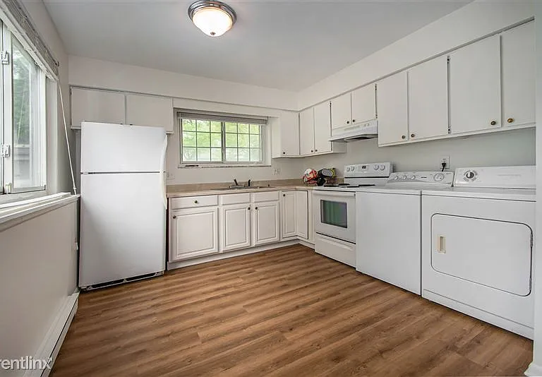 1651 Dicken Dr — Photo 2