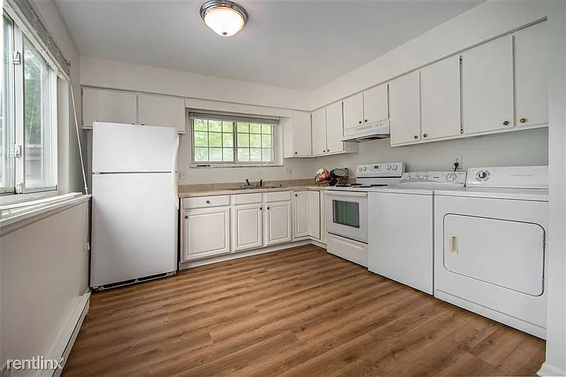Building Photo - 1651 Dicken Dr