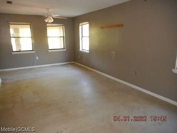 3rd image of 20 Turner Cir