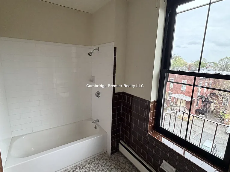 247 Pearl St #301 — Photo 12