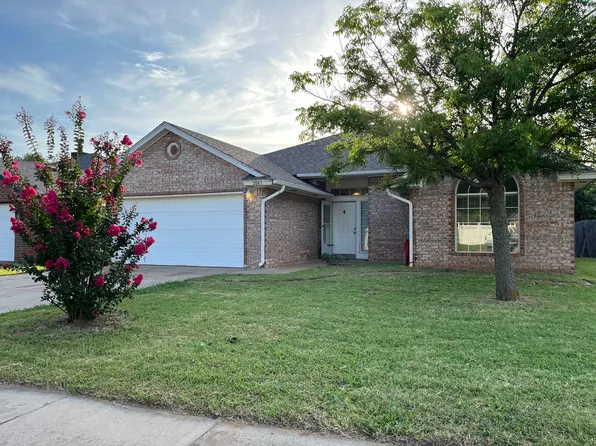 2045 Rising Hill Dr, Norman, OK 73071