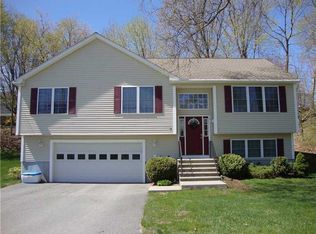 14 Spruce St, Manville, RI 02838