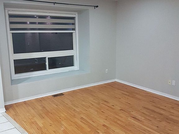 3rd image of 26 Roxton Cres