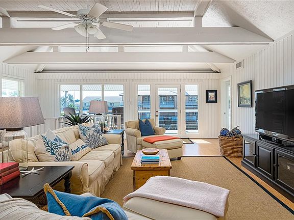 5th image of 16 Pelican Dr
