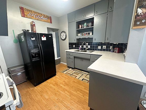 4th image of 1707 Lake St