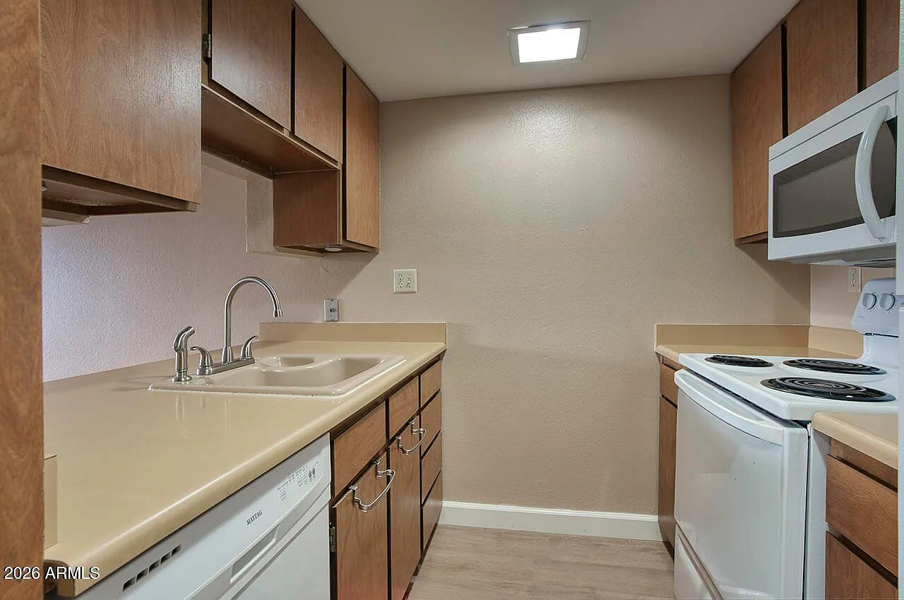 1 bed, 1.0 bath, 629 sqft, $1,250 — Photo 3