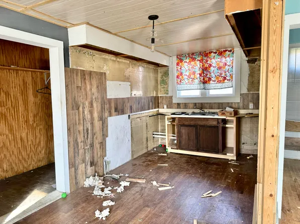 63 E Main St, Richwood, WV 26261