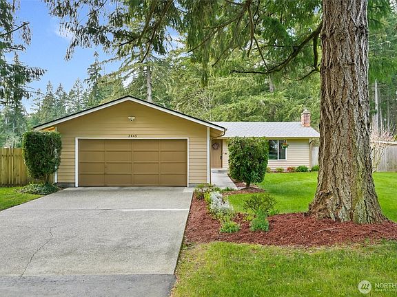 2nd image of 3445 Eagle Drive NE