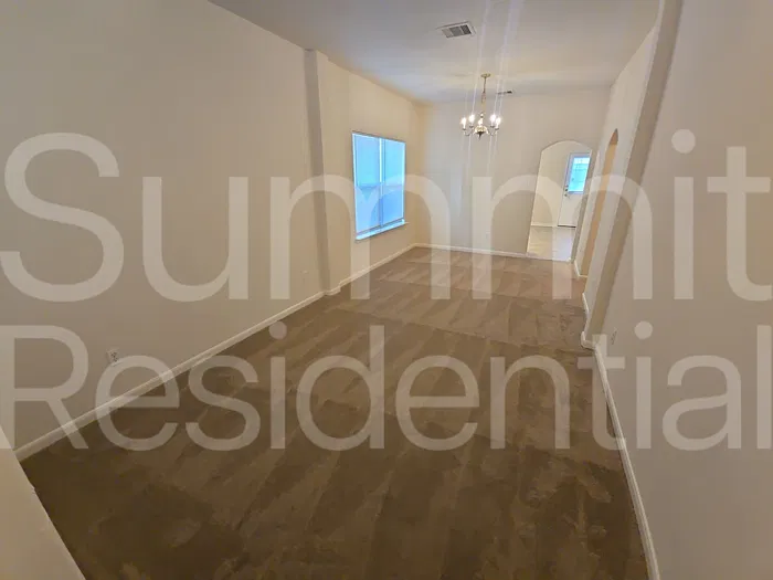 4 bed, 2.5 bath, 1880 sqft, $2,145 — Photo 4